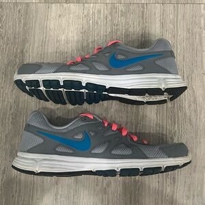 Nike Revolution Tennis Shoes - Size US 8.5